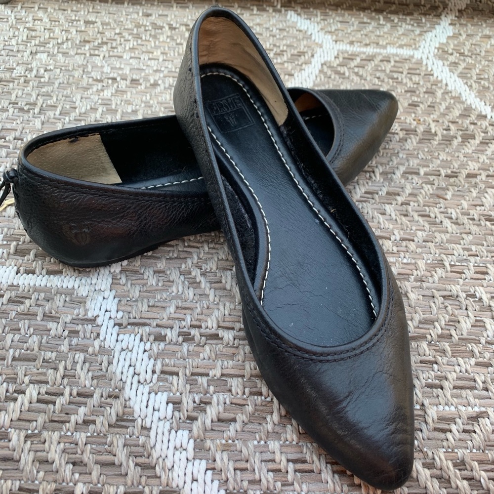 Frye black leather Regina flats